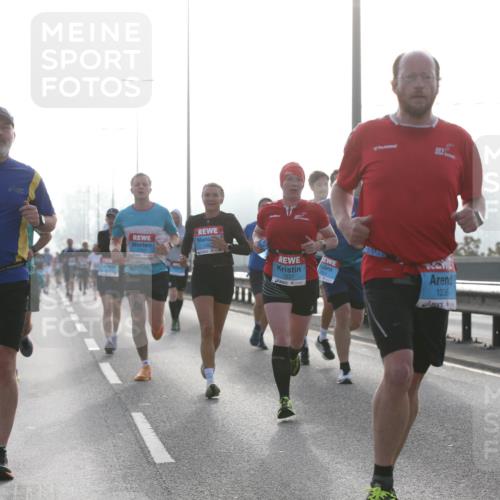 03.10.2026 - Köhlbrandbrückenlauf Jannik Wohlers http://msf.ph/oto/10705030 03.10.2026 09:17:30 Position 3 1873, 2393, 1, 1237, 1236 meine-sportfotos.de