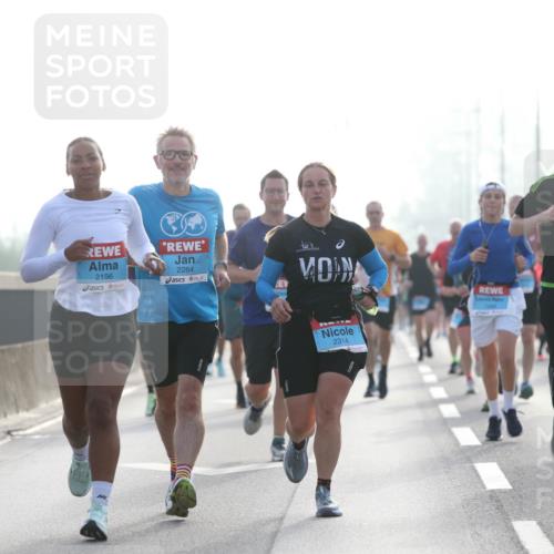 03.10.2026 - Köhlbrandbrückenlauf Jannik Wohlers http://msf.ph/oto/10705078 03.10.2026 09:17:41 Position 3 2354, 2196, 2284, 2314, 3808 meine-sportfotos.de