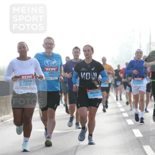 03.10.2026 - Köhlbrandbrückenlauf Jannik Wohlers http://msf.ph/oto/10705080 03.10.2026 09:17:41 Position 3 2354, 2196, 2284, 2314, 3808 meine-sportfotos.de