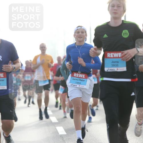 03.10.2026 - Köhlbrandbrückenlauf Jannik Wohlers http://msf.ph/oto/10705089 03.10.2026 09:17:44 Position 3 2019, 1959, 3808, 3700 meine-sportfotos.de
