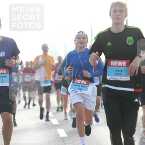 03.10.2026 - Köhlbrandbrückenlauf Jannik Wohlers http://msf.ph/oto/10705090 03.10.2026 09:17:44 Position 3 2019, 1959, 3808, 462, 3700 meine-sportfotos.de