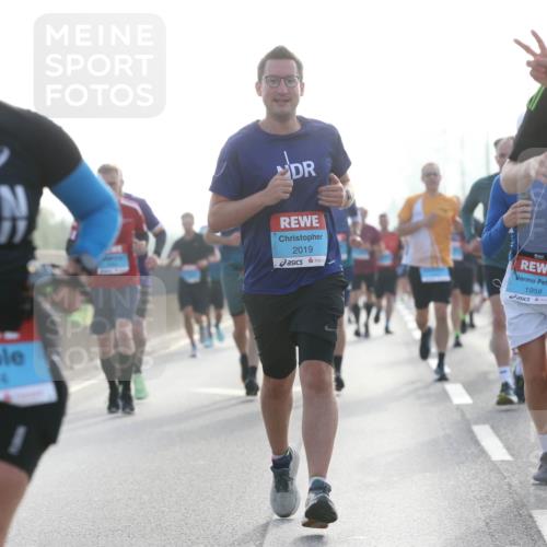 03.10.2026 - Köhlbrandbrückenlauf Jannik Wohlers http://msf.ph/oto/10705093 03.10.2026 09:17:45 Position 3 2019, 1959, 3808, 2314 meine-sportfotos.de