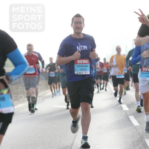 03.10.2026 - Köhlbrandbrückenlauf Jannik Wohlers http://msf.ph/oto/10705095 03.10.2026 09:17:45 Position 3 2019, 1959, 2314, 3808 meine-sportfotos.de