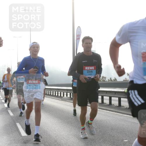 03.10.2026 - Köhlbrandbrückenlauf Jannik Wohlers http://msf.ph/oto/10705108 03.10.2026 09:17:47 Position 3 3808, 1959, 1462, 2281 meine-sportfotos.de