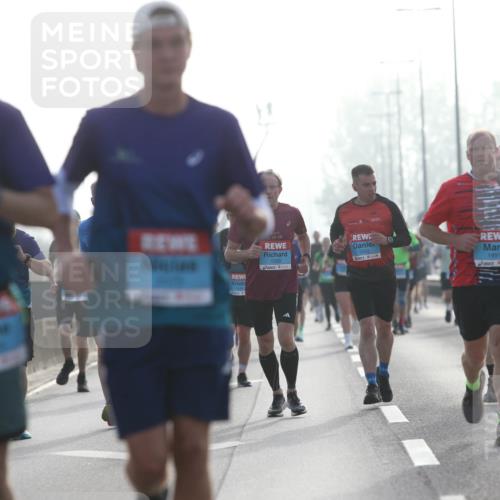 03.10.2026 - Köhlbrandbrückenlauf Jannik Wohlers http://msf.ph/oto/10705125 03.10.2026 09:17:49 Position 3 42, 195, 1326, 1293, 1891 meine-sportfotos.de