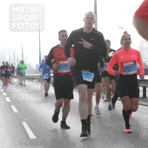 03.10.2026 - Köhlbrandbrückenlauf Jannik Wohlers http://msf.ph/oto/10705150 03.10.2026 09:17:55 Position 3 1293, 2601, 2602 meine-sportfotos.de