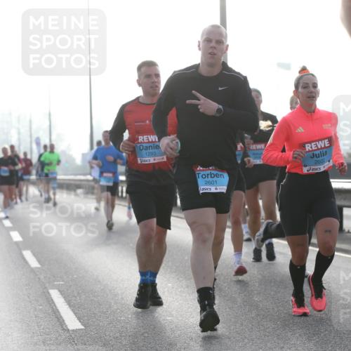03.10.2026 - Köhlbrandbrückenlauf Jannik Wohlers http://msf.ph/oto/10705152 03.10.2026 09:17:55 Position 3 1293, 2601, 2602 meine-sportfotos.de
