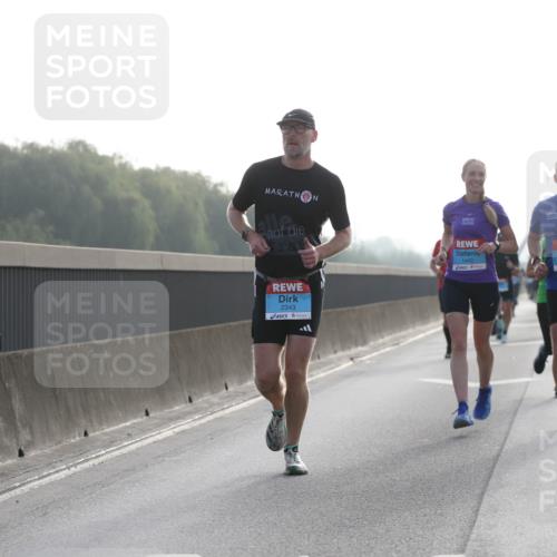 03.10.2026 - Köhlbrandbrückenlauf Jannik Wohlers http://msf.ph/oto/10705208 03.10.2026 09:18:04 Position 3 2409, 2343, 1440, 1441, 2588 meine-sportfotos.de