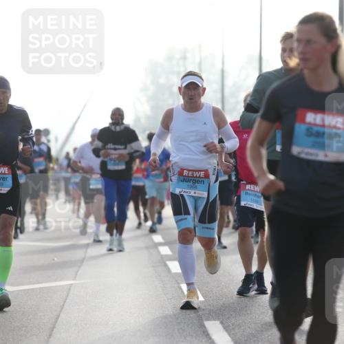 03.10.2026 - Köhlbrandbrückenlauf Jannik Wohlers http://msf.ph/oto/10705264 03.10.2026 09:18:12 Position 3 69, 1969, 1968, 1839 meine-sportfotos.de
