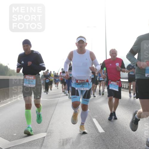 03.10.2026 - Köhlbrandbrückenlauf Jannik Wohlers http://msf.ph/oto/10705283 03.10.2026 09:18:15 Position 3 42, 195, 2669, 1969, 1968, 2495 meine-sportfotos.de