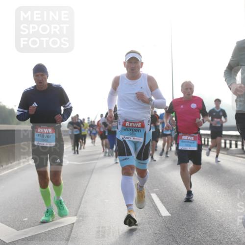 03.10.2026 - Köhlbrandbrückenlauf Jannik Wohlers http://msf.ph/oto/10705287 03.10.2026 09:18:16 Position 3 2, 195, 2669, 1969, 1968, 1839, 2495 meine-sportfotos.de