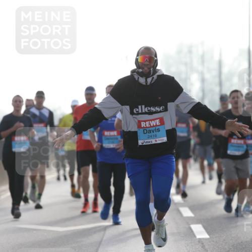 03.10.2026 - Köhlbrandbrückenlauf Jannik Wohlers http://msf.ph/oto/10705302 03.10.2026 09:18:17 Position 3 2416, 1072 meine-sportfotos.de