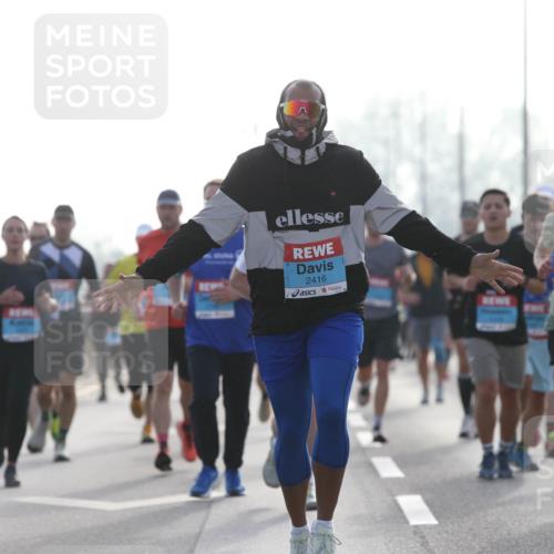 03.10.2026 - Köhlbrandbrückenlauf Jannik Wohlers http://msf.ph/oto/10705304 03.10.2026 09:18:17 Position 3 2416, 2011, 1072 meine-sportfotos.de