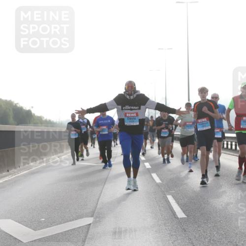 03.10.2026 - Köhlbrandbrückenlauf Jannik Wohlers http://msf.ph/oto/10705312 03.10.2026 09:18:19 Position 3 2416 meine-sportfotos.de