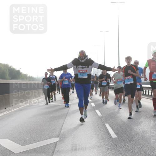03.10.2026 - Köhlbrandbrückenlauf Jannik Wohlers http://msf.ph/oto/10705314 03.10.2026 09:18:19 Position 3 2416, 1071 meine-sportfotos.de