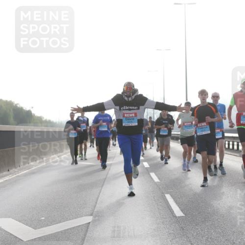 03.10.2026 - Köhlbrandbrückenlauf Jannik Wohlers http://msf.ph/oto/10705317 03.10.2026 09:18:19 Position 3 2416, 1072 meine-sportfotos.de