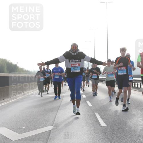 03.10.2026 - Köhlbrandbrückenlauf Jannik Wohlers http://msf.ph/oto/10705326 03.10.2026 09:18:19 Position 3 2416, 1072 meine-sportfotos.de