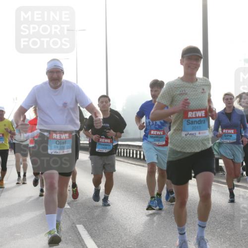 03.10.2026 - Köhlbrandbrückenlauf Jannik Wohlers http://msf.ph/oto/10705338 03.10.2026 09:18:22 Position 3 1379, 1419, 2094, 2011 meine-sportfotos.de