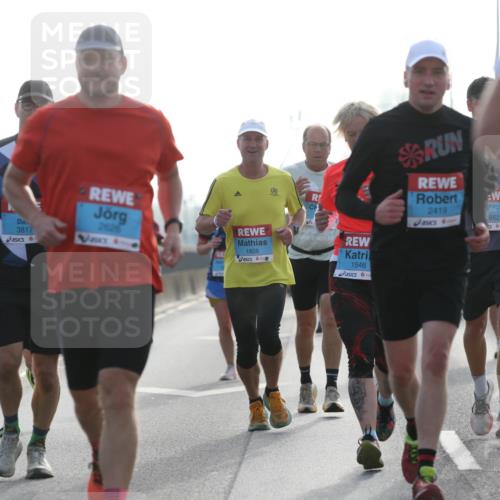 03.10.2026 - Köhlbrandbrückenlauf Jannik Wohlers http://msf.ph/oto/10705341 03.10.2026 09:18:23 Position 3 3817, 2626, 1808, 2419, 862, 1546 meine-sportfotos.de