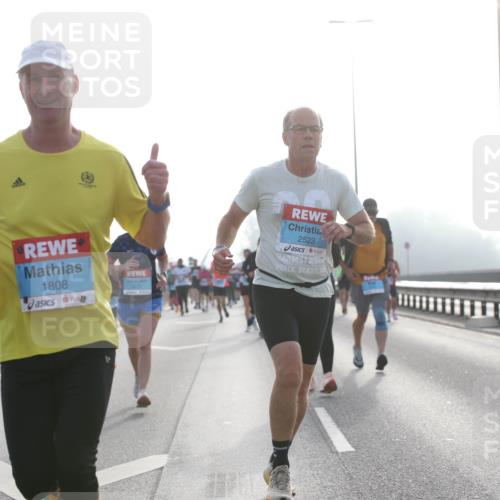 03.10.2026 - Köhlbrandbrückenlauf Jannik Wohlers http://msf.ph/oto/10705385 03.10.2026 09:18:27 Position 3 1808, 2523 meine-sportfotos.de