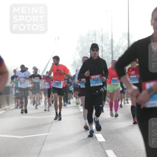 03.10.2026 - Köhlbrandbrückenlauf Jannik Wohlers http://msf.ph/oto/10705390 03.10.2026 09:18:28 Position 3 1304, 2081 meine-sportfotos.de