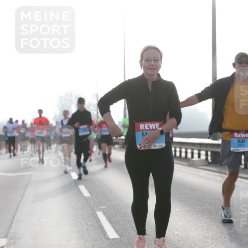 03.10.2026 - Köhlbrandbrückenlauf Jannik Wohlers http://msf.ph/oto/10705392 03.10.2026 09:18:29 Position 3 2342 meine-sportfotos.de