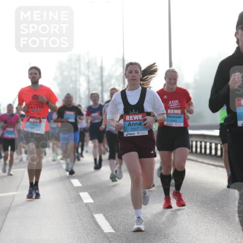 03.10.2026 - Köhlbrandbrückenlauf Jannik Wohlers http://msf.ph/oto/10705405 03.10.2026 09:18:32 Position 3 9, 2507, 2081, 1304 meine-sportfotos.de