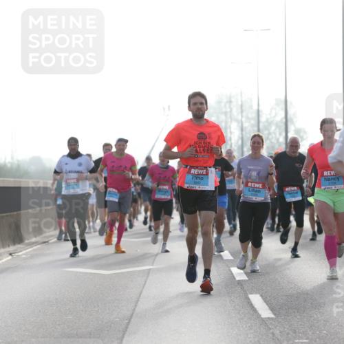 03.10.2026 - Köhlbrandbrückenlauf Jannik Wohlers http://msf.ph/oto/10705408 03.10.2026 09:18:33 Position 3 9, 1842, 1534, 2759, 2507 meine-sportfotos.de