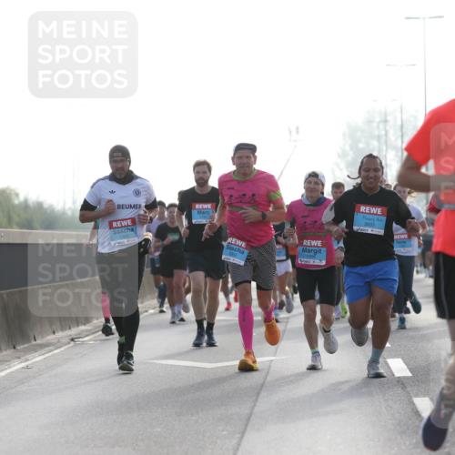 03.10.2026 - Köhlbrandbrückenlauf Jannik Wohlers http://msf.ph/oto/10705414 03.10.2026 09:18:36 Position 3 9, 1996, 3833 meine-sportfotos.de