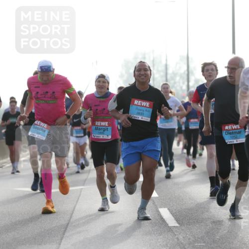 03.10.2026 - Köhlbrandbrückenlauf Jannik Wohlers http://msf.ph/oto/10705422 03.10.2026 09:18:37 Position 3 1303, 2363, 1996, 3833, 1252, 1534 meine-sportfotos.de