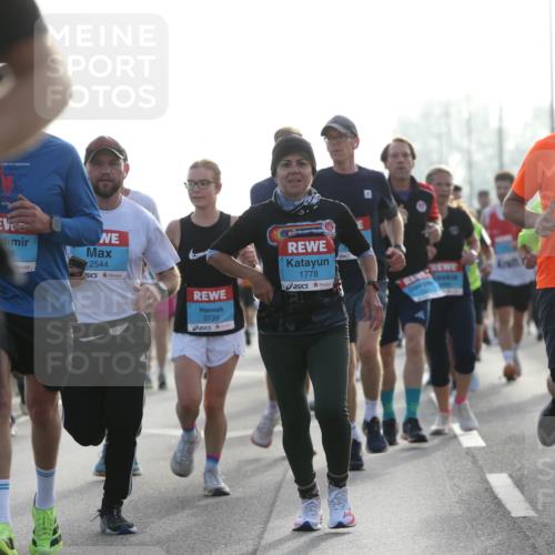 03.10.2026 - Köhlbrandbrückenlauf Jannik Wohlers http://msf.ph/oto/10705447 03.10.2026 09:18:42 Position 3 9, 2544, 3739, 1778, 150, 128 meine-sportfotos.de