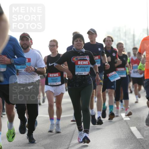 03.10.2026 - Köhlbrandbrückenlauf Jannik Wohlers http://msf.ph/oto/10705450 03.10.2026 09:18:42 Position 3 9, 2544, 3739, 1778, 1, 12 meine-sportfotos.de