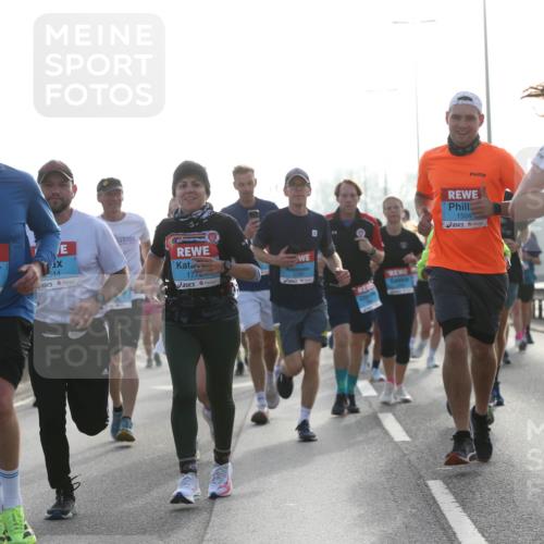 03.10.2026 - Köhlbrandbrückenlauf Jannik Wohlers http://msf.ph/oto/10705455 03.10.2026 09:18:43 Position 3 1019, 2544, 177, 1504, 1289, 2469, 111 meine-sportfotos.de