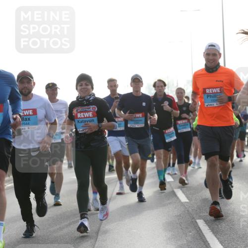 03.10.2026 - Köhlbrandbrückenlauf Jannik Wohlers http://msf.ph/oto/10705456 03.10.2026 09:18:43 Position 3 1019, 2544, 3760, 1504, 1289, 246 meine-sportfotos.de