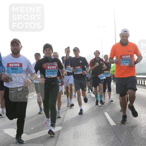 03.10.2026 - Köhlbrandbrückenlauf Jannik Wohlers http://msf.ph/oto/10705466 03.10.2026 09:18:44 Position 3 1019, 2544, 1778, 1504 meine-sportfotos.de