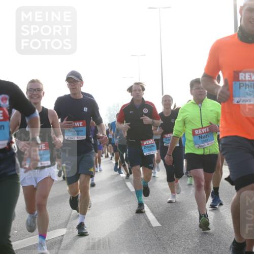 03.10.2026 - Köhlbrandbrückenlauf Jannik Wohlers http://msf.ph/oto/10705473 03.10.2026 09:18:46 Position 3 1778, 3760, 1330, 1587, 1504 meine-sportfotos.de