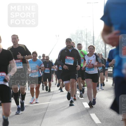 03.10.2026 - Köhlbrandbrückenlauf Jannik Wohlers http://msf.ph/oto/10705498 03.10.2026 09:18:51 Position 3 1694, 2479, 1564 meine-sportfotos.de