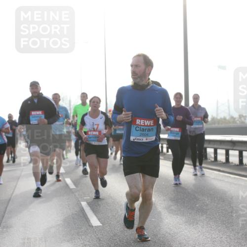 03.10.2026 - Köhlbrandbrückenlauf Jannik Wohlers http://msf.ph/oto/10705513 03.10.2026 09:18:54 Position 3 1694, 7, 2604 meine-sportfotos.de