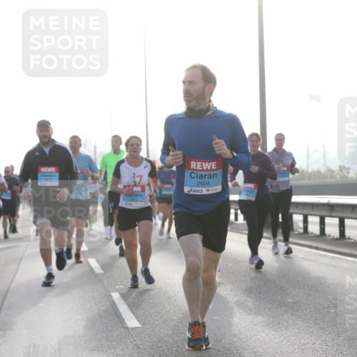 03.10.2026 - Köhlbrandbrückenlauf Jannik Wohlers http://msf.ph/oto/10705516 03.10.2026 09:18:54 Position 3 1694, 7, 2604 meine-sportfotos.de