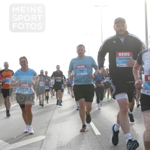 03.10.2026 - Köhlbrandbrückenlauf Jannik Wohlers http://msf.ph/oto/10705518 03.10.2026 09:18:56 Position 3 1482, 3768, 2479, 7, 1564 meine-sportfotos.de