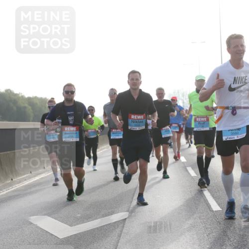 03.10.2026 - Köhlbrandbrückenlauf Jannik Wohlers http://msf.ph/oto/10705541 03.10.2026 09:18:59 Position 3 60, 2692, 2735, 3560 meine-sportfotos.de