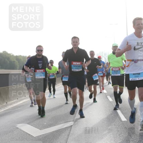 03.10.2026 - Köhlbrandbrückenlauf Jannik Wohlers http://msf.ph/oto/10705544 03.10.2026 09:18:59 Position 3 2735, 2692, 1350, 3560 meine-sportfotos.de