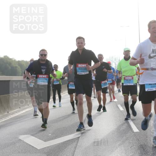 03.10.2026 - Köhlbrandbrückenlauf Jannik Wohlers http://msf.ph/oto/10705546 03.10.2026 09:18:59 Position 3 2735, 2692, 1350, 3560 meine-sportfotos.de