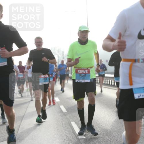 03.10.2026 - Köhlbrandbrückenlauf Jannik Wohlers http://msf.ph/oto/10705550 03.10.2026 09:19:00 Position 3 2692, 1025, 1350, 3560 meine-sportfotos.de