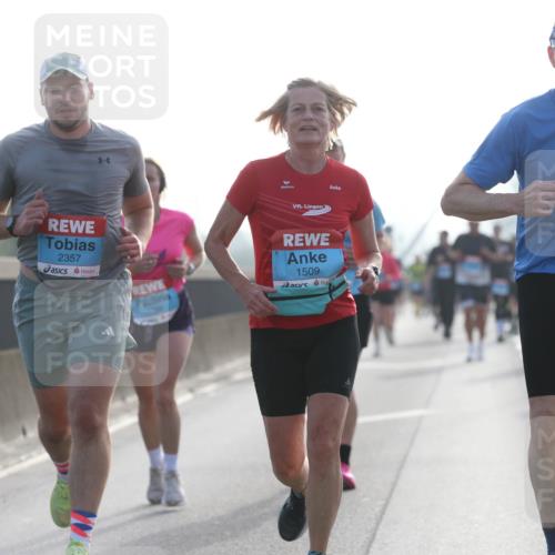 03.10.2026 - Köhlbrandbrückenlauf Jannik Wohlers http://msf.ph/oto/10705590 03.10.2026 09:19:07 Position 3 2357, 1509, 2015, 2, 0, 20 meine-sportfotos.de