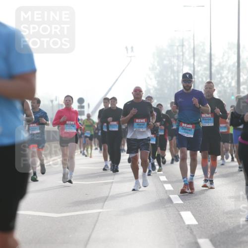03.10.2026 - Köhlbrandbrückenlauf Jannik Wohlers http://msf.ph/oto/10705595 03.10.2026 09:19:09 Position 3 2744, 2566, 2491 meine-sportfotos.de