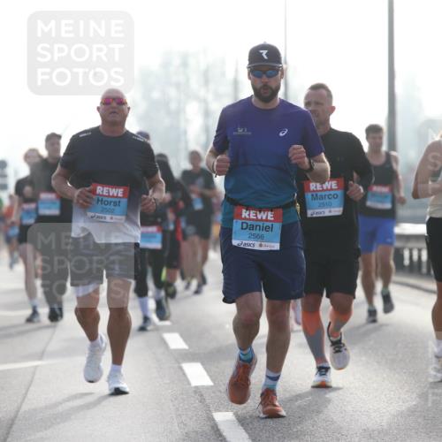03.10.2026 - Köhlbrandbrückenlauf Jannik Wohlers http://msf.ph/oto/10705612 03.10.2026 09:19:14 Position 3 11, 1535, 2502, 2566, 2510, 2445 meine-sportfotos.de
