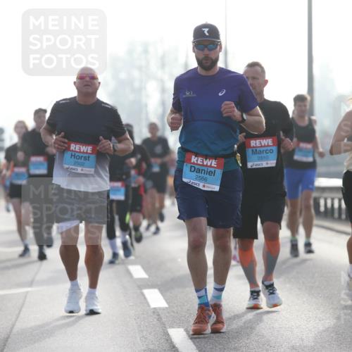 03.10.2026 - Köhlbrandbrückenlauf Jannik Wohlers http://msf.ph/oto/10705614 03.10.2026 09:19:14 Position 3 2502, 2566, 2510, 2445, 1535 meine-sportfotos.de