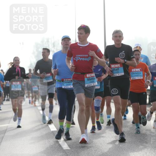 03.10.2026 - Köhlbrandbrückenlauf Jannik Wohlers http://msf.ph/oto/10705642 03.10.2026 09:19:23 Position 3 3141, 2509, 2335, 1208, 19116, 2553, 2918 meine-sportfotos.de