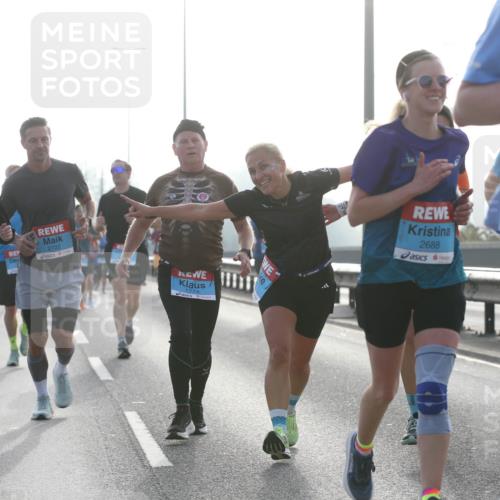 03.10.2026 - Köhlbrandbrückenlauf Jannik Wohlers http://msf.ph/oto/10705673 03.10.2026 09:19:28 Position 3 2171, 2722, 1774, 2688, 2509 meine-sportfotos.de